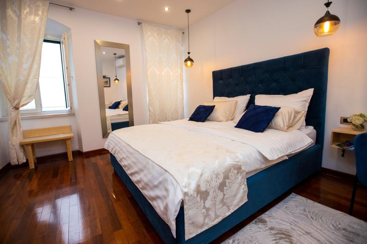 Ideal Rooms #1 Split Exterior photo